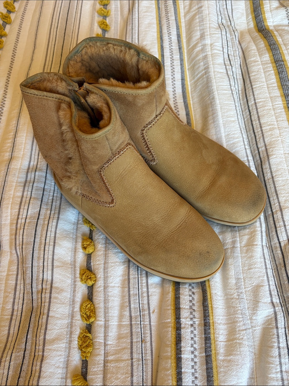 OluKai women’s boots